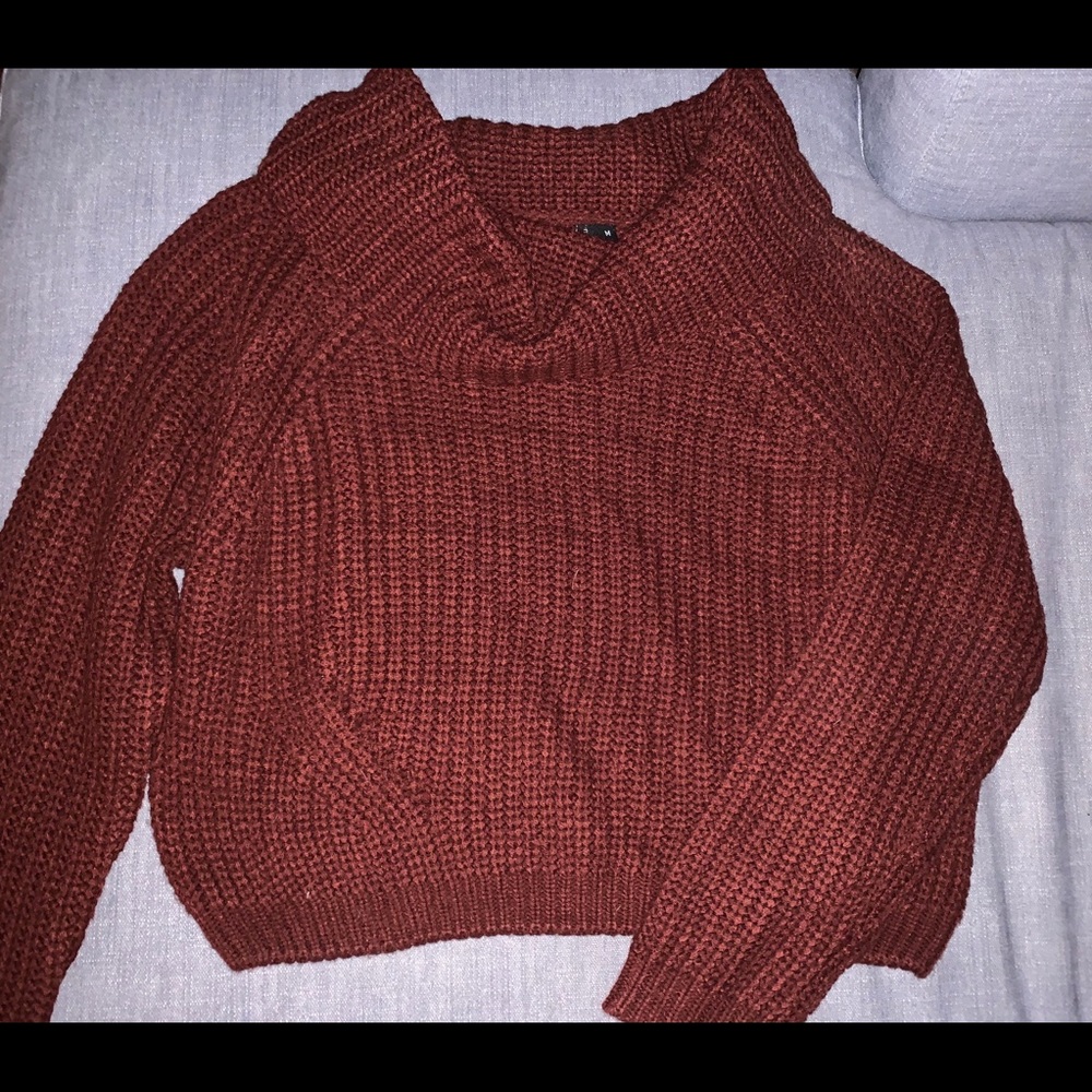 Cropped loose turtleneck sweater